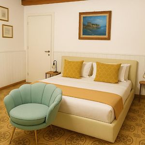 Amalfi Coast Room